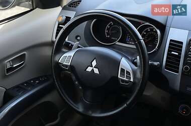 Внедорожник / Кроссовер Mitsubishi Outlander 2011 в Ровно