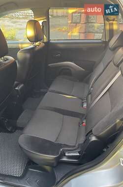 Внедорожник / Кроссовер Mitsubishi Outlander 2011 в 