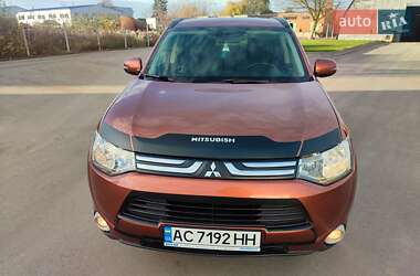 Внедорожник / Кроссовер Mitsubishi Outlander 2012 в Луцке