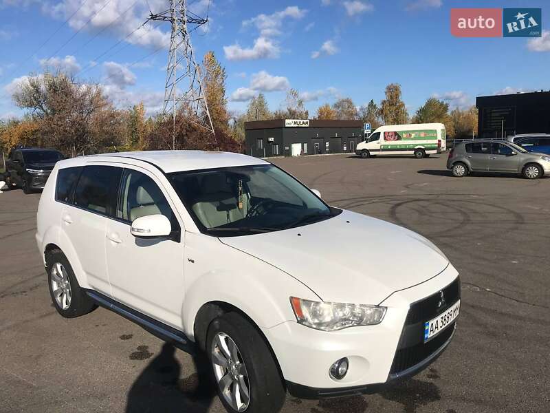 Позашляховик / Кросовер Mitsubishi Outlander 2011 в Києві