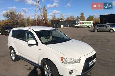 Позашляховик / Кросовер Mitsubishi Outlander 2011 в Києві