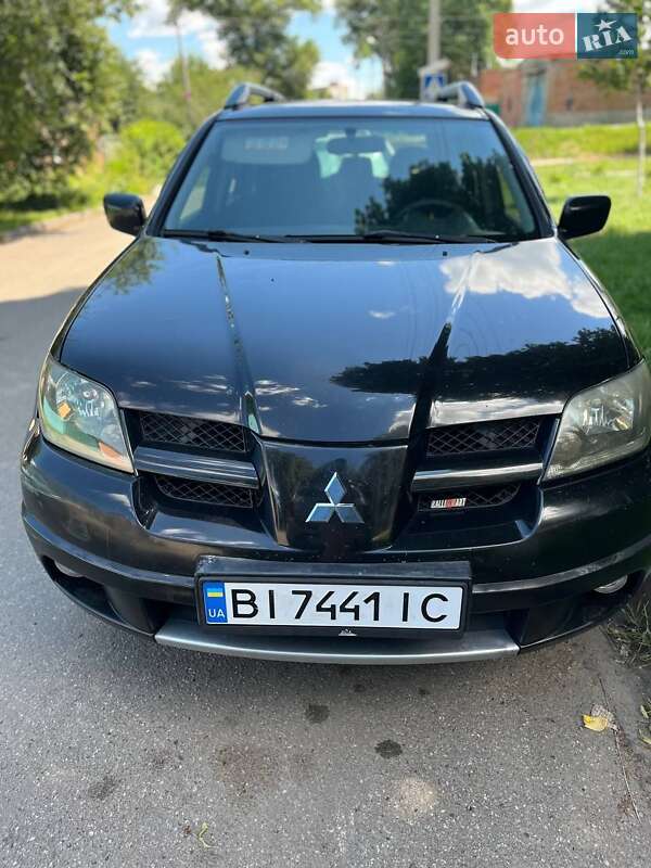 Позашляховик / Кросовер Mitsubishi Outlander 2003 в Полтаві