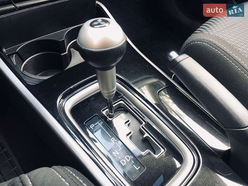 Внедорожник / Кроссовер Mitsubishi Outlander 2017 в Одессе