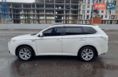 Внедорожник / Кроссовер Mitsubishi Outlander 2014 в Харькове