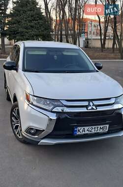 Позашляховик / Кросовер Mitsubishi Outlander 2015 в Павлограді