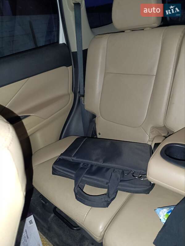 Позашляховик / Кросовер Mitsubishi Outlander 2013 в Білій Церкві