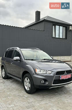 Внедорожник / Кроссовер Mitsubishi Outlander 2011 в Вознесенске