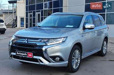 Позашляховик / Кросовер Mitsubishi Outlander 2020 в Харкові