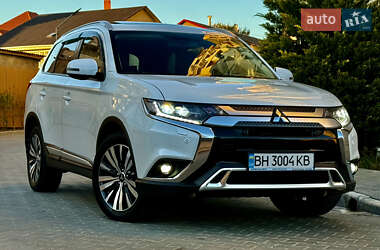 Позашляховик / Кросовер Mitsubishi Outlander 2020 в Одесі