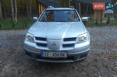 Внедорожник / Кроссовер Mitsubishi Outlander 2006 в Радивилове