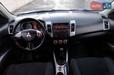 Внедорожник / Кроссовер Mitsubishi Outlander 2009 в Ровно