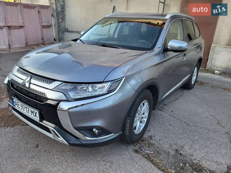 Внедорожник / Кроссовер Mitsubishi Outlander 2018 в Нововоронцовке фото 3 Внедорожник / Кроссовер Mitsubishi Outlander 2018 в Нововоронцовке