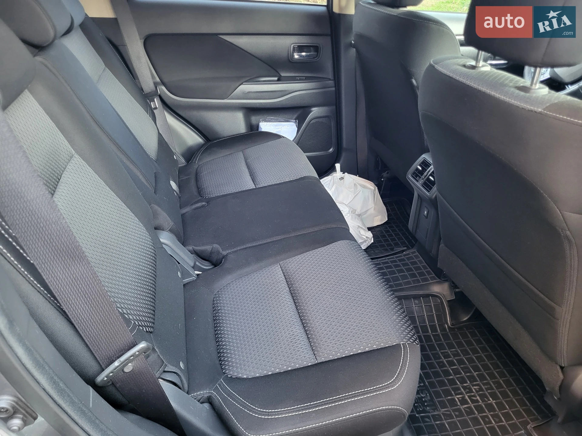 2018 Mitsubishi Outlander - мініатюра 17