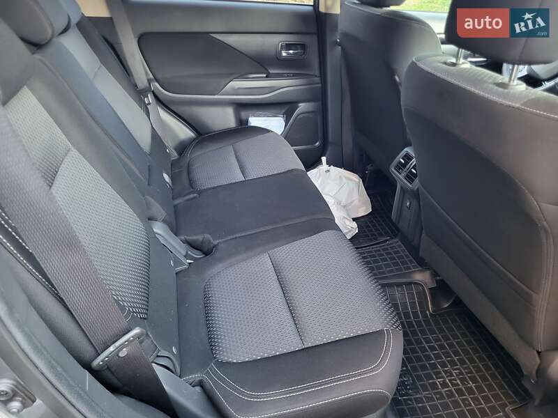 Внедорожник / Кроссовер Mitsubishi Outlander 2018 в Нововоронцовке фото 17 Внедорожник / Кроссовер Mitsubishi Outlander 2018 в Нововоронцовке