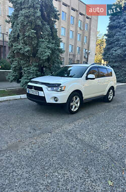 Внедорожник / Кроссовер Mitsubishi Outlander 2012 в Николаеве