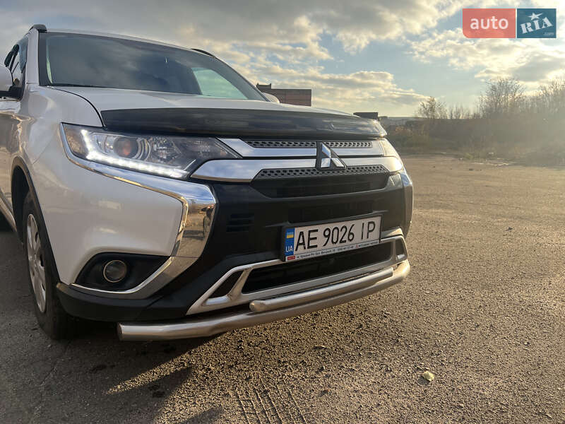 Позашляховик / Кросовер Mitsubishi Outlander 2018 в Кривому Розі