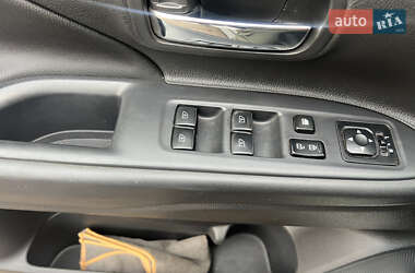 Позашляховик / Кросовер Mitsubishi Outlander 2018 в 