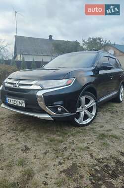 Позашляховик / Кросовер Mitsubishi Outlander 2015 в Харкові