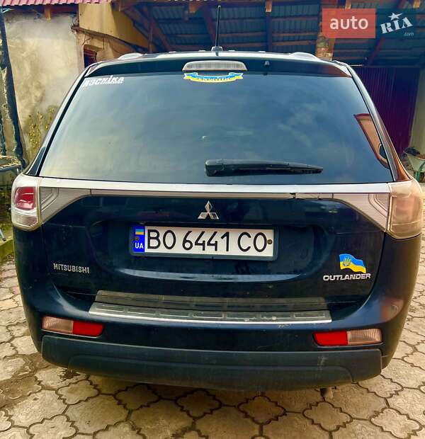 Позашляховик / Кросовер Mitsubishi Outlander 2014 в Шумську