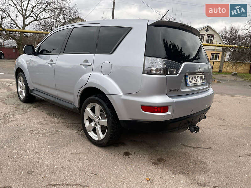 Позашляховик / Кросовер Mitsubishi Outlander 2010 в Коростишеві