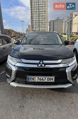 Позашляховик / Кросовер Mitsubishi Outlander 2015 в Миколаєві