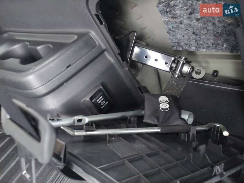 Внедорожник / Кроссовер Mitsubishi Outlander 2018 в Корсуне-Шевченковском