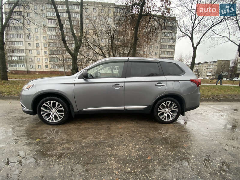 Позашляховик / Кросовер Mitsubishi Outlander 2018 в Сумах