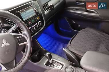 Внедорожник / Кроссовер Mitsubishi Outlander 2013 в Запорожье