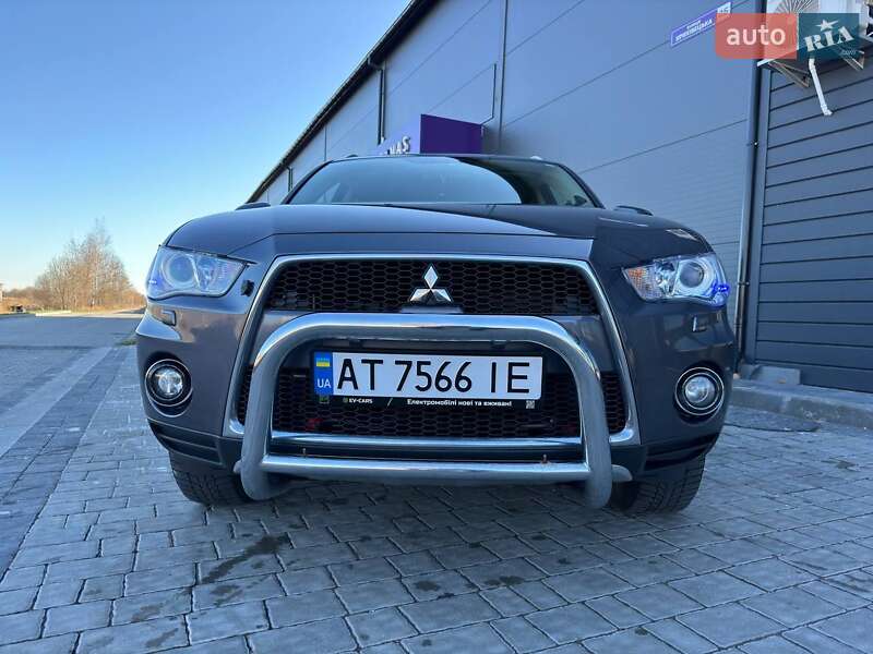 Позашляховик / Кросовер Mitsubishi Outlander 2010 в Івано-Франківську