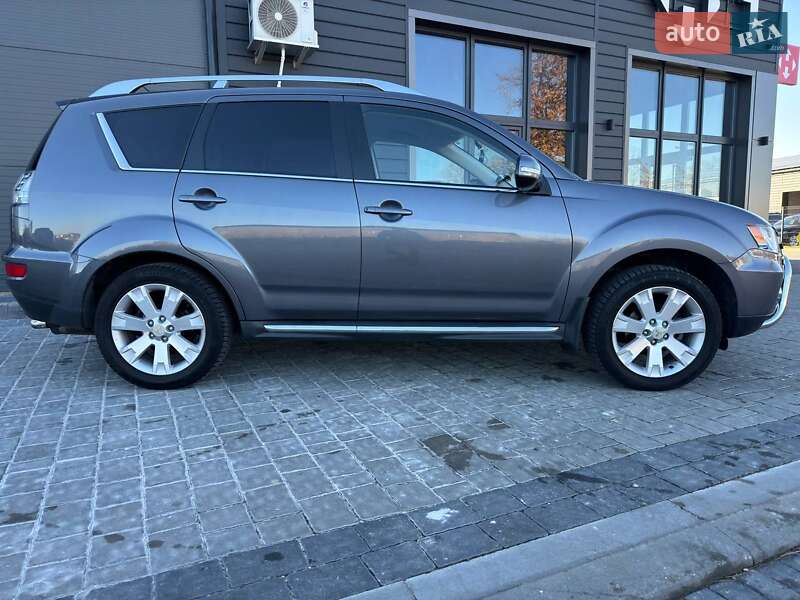 Позашляховик / Кросовер Mitsubishi Outlander 2010 в Івано-Франківську