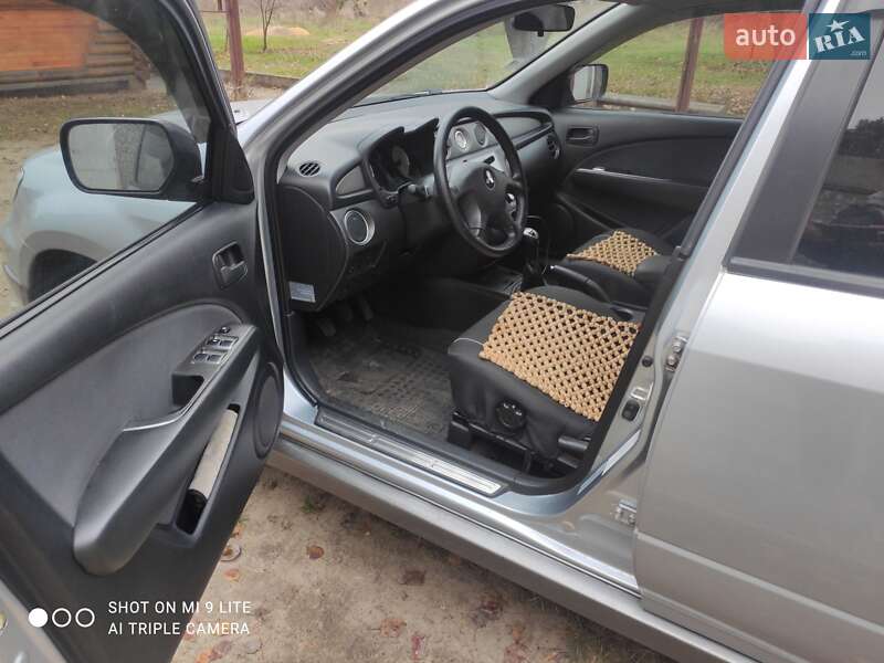 Позашляховик / Кросовер Mitsubishi Outlander 2006 в Вараші