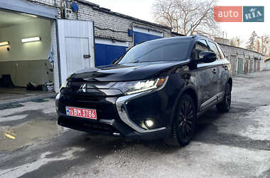 Позашляховик / Кросовер Mitsubishi Outlander 2019 в Львові