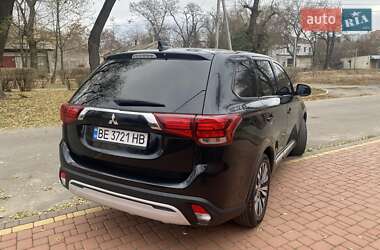 Внедорожник / Кроссовер Mitsubishi Outlander 2019 в Николаеве