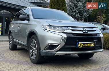 Внедорожник / Кроссовер Mitsubishi Outlander 2018 в 