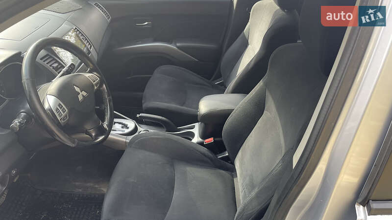 Внедорожник / Кроссовер Mitsubishi Outlander 2008 в Мукачево фото 13 Внедорожник / Кроссовер Mitsubishi Outlander 2008 в Мукачево
