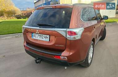 Позашляховик / Кросовер Mitsubishi Outlander 2012 в Луцьку