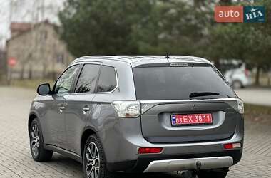 Позашляховик / Кросовер Mitsubishi Outlander 2015 в Дрогобичі