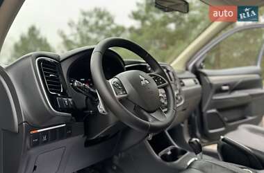 Позашляховик / Кросовер Mitsubishi Outlander 2015 в Дрогобичі