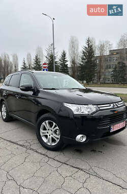 Позашляховик / Кросовер Mitsubishi Outlander 2013 в Миргороді