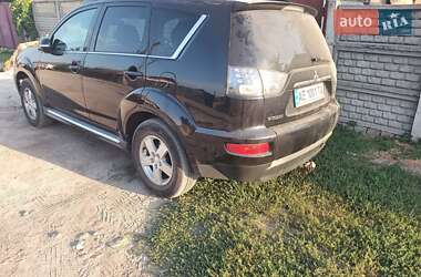 Внедорожник / Кроссовер Mitsubishi Outlander 2011 в 