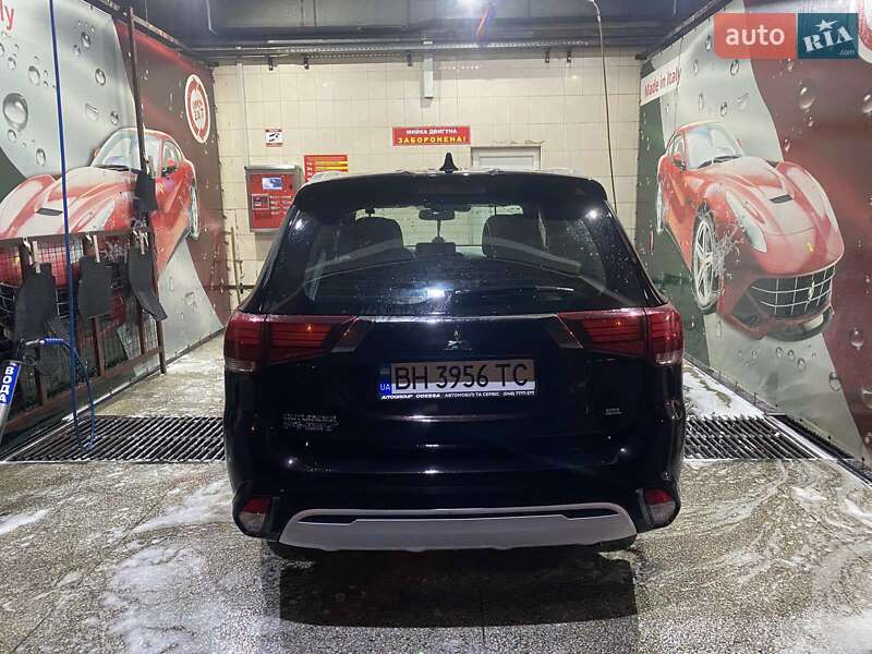 Внедорожник / Кроссовер Mitsubishi Outlander 2020 в Новомиргороде