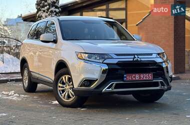 Позашляховик / Кросовер Mitsubishi Outlander 2019 в Львові