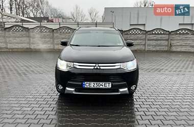 Внедорожник / Кроссовер Mitsubishi Outlander 2014 в 