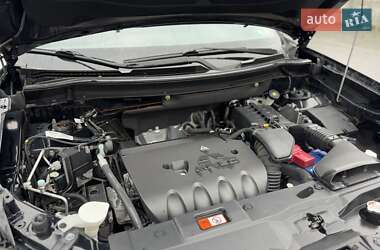 Внедорожник / Кроссовер Mitsubishi Outlander 2014 в 