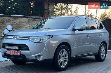 Позашляховик / Кросовер Mitsubishi Outlander 2013 в Дубні