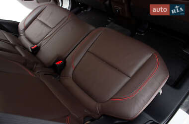 Внедорожник / Кроссовер Mitsubishi Outlander 2017 в 