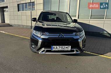 Позашляховик / Кросовер Mitsubishi Outlander 2019 в Києві