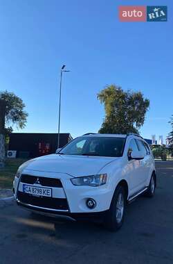 Внедорожник / Кроссовер Mitsubishi Outlander 2010 в Корсуне-Шевченковском