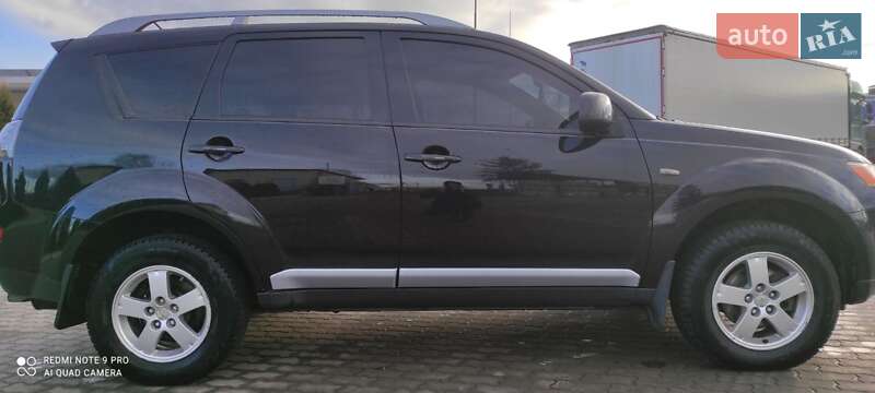 Внедорожник / Кроссовер Mitsubishi Outlander 2007 в Сарнах