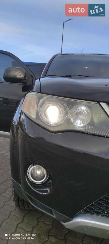 Внедорожник / Кроссовер Mitsubishi Outlander 2007 в Сарнах